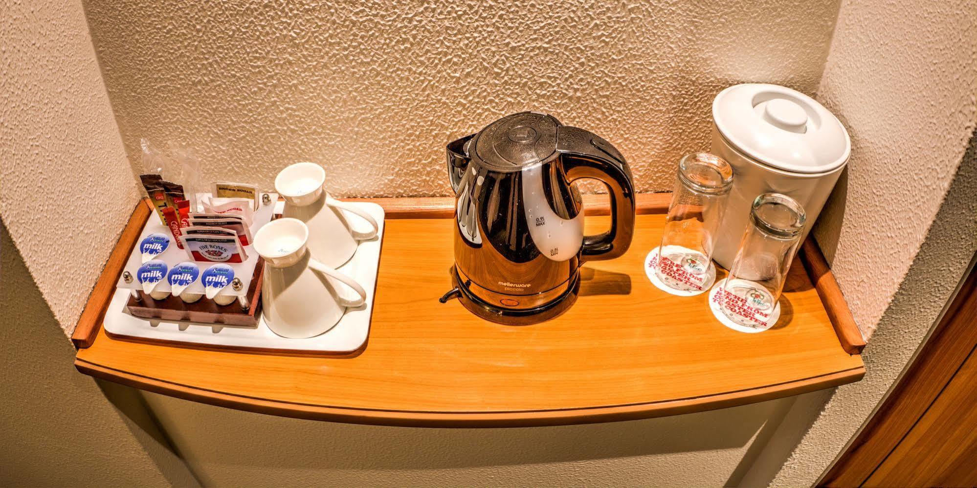 タウン ロッジ ヨハネスブルグ エアポート ケンプトンパーク エクステリア 写真